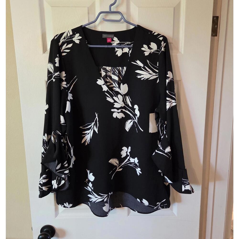 Vince Camuto Flutter Sleeve Floral Whisps V- Neck Tunic‎ XL - Picture 3 of 9